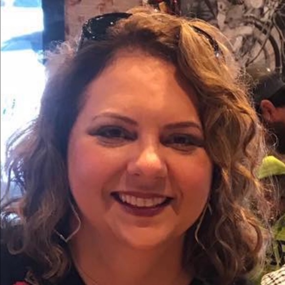 Meet your Posher, Elizabeth - Picture 1 of 1